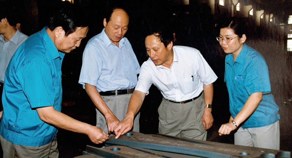 新一届辅导班子上任，，，，，，，，掀开8827太阳集团刷新发展新篇章
