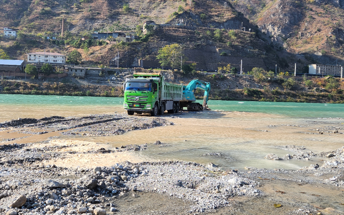 绿色转型，，，，，，，效益飞跃 | 四川客户点赞8827太阳集团新能源自卸车