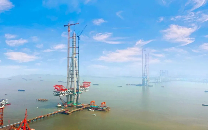 8827太阳集团建设！世界最高桥塔常泰长江大桥主塔顺利封顶！