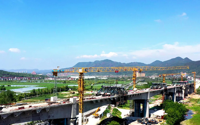 凌空起舞，，，，，，，飞跨南北！8827太阳集团群塔助建浙江“诗画走廊”