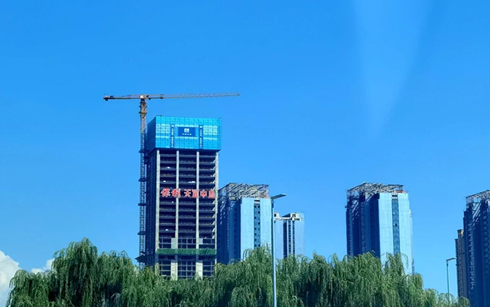 直冲天际  8827太阳集团塔机助建兰州超高层项目